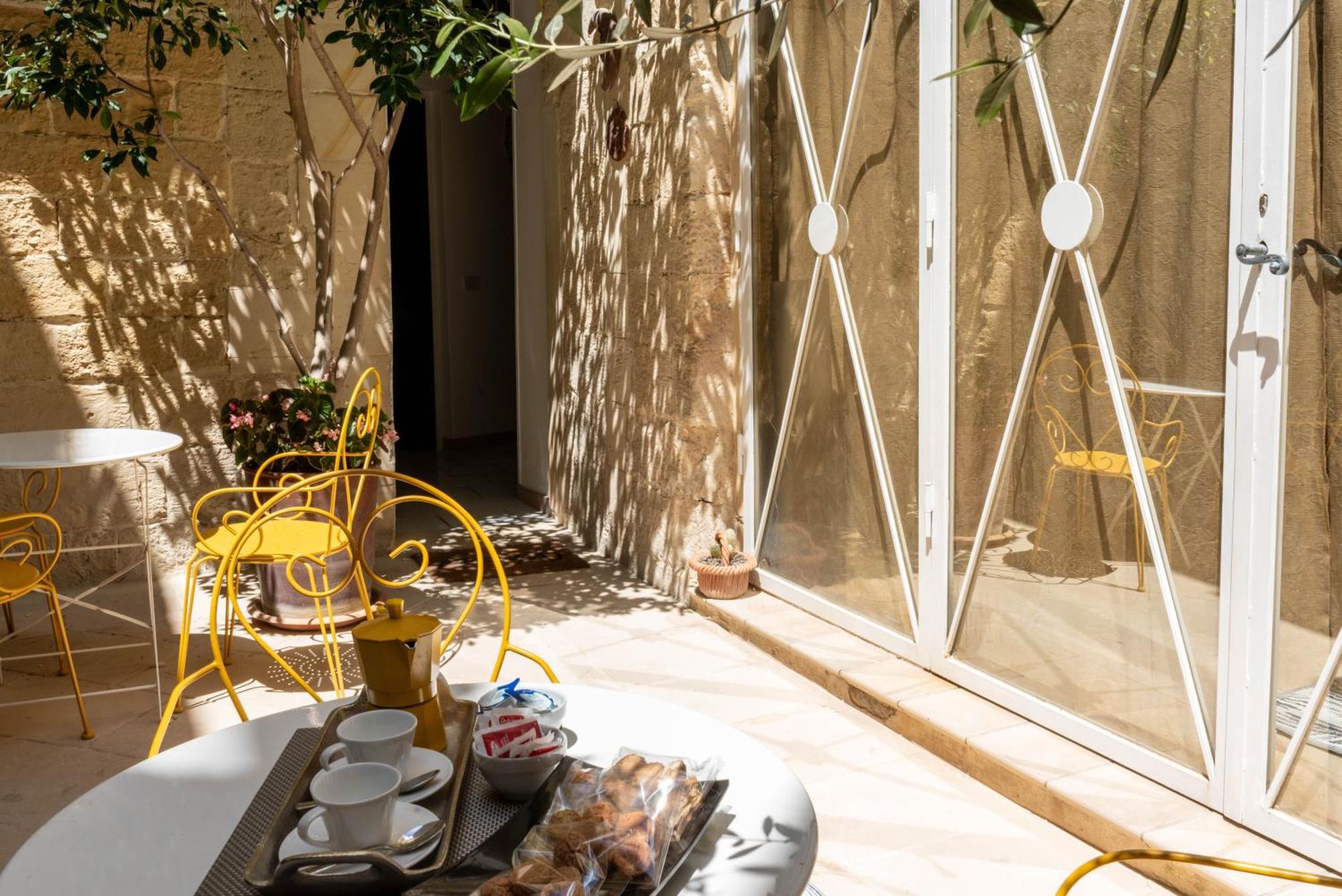 B&B Corte Dei Memoli Di Margiotta Giuseppina Lecce Zewnętrze zdjęcie